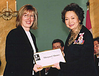 Margaret Munro accepts the 2003 Fellowship from Governor General Clarkson.