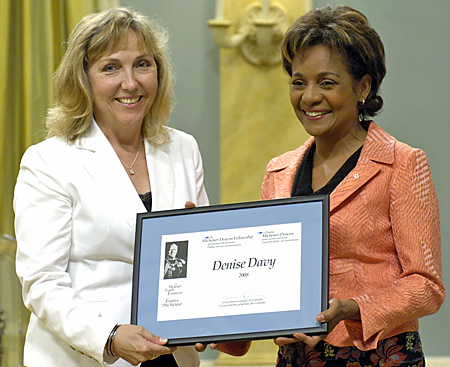 Denise Davy accepts the 2008 Michener-Deacon Fellowship from Her Excellency Micha&euml;lle Jean, Governor General of Canada.