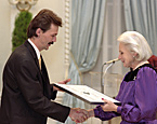 Gerry Proctor accepts Citation from Governor General Jeanne Sauv&eacute;.