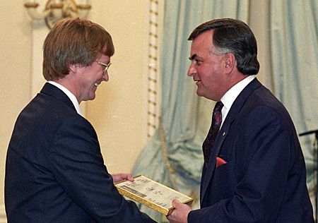 David Evans accepts 1993 Fellowship from Governor General Ray Hnatyshyn.