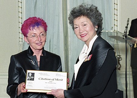 Mary Deanne Shears accepts Citation from Governor General Adriene Clarkson.