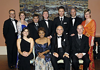 Governor General Micha&euml;lle Jean with the editorial staff of Torstar newspaper group.