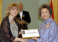 Governor General Adrienne Clarkson presents the 2003 Michener Citation of Merit to Cathryn Motherwell representing The Globe and Mail.